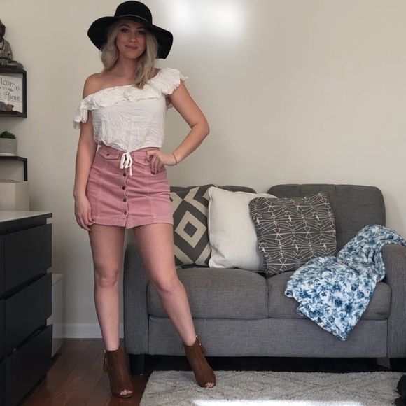 Meet your Posher, Paige - Picture 6 of 6